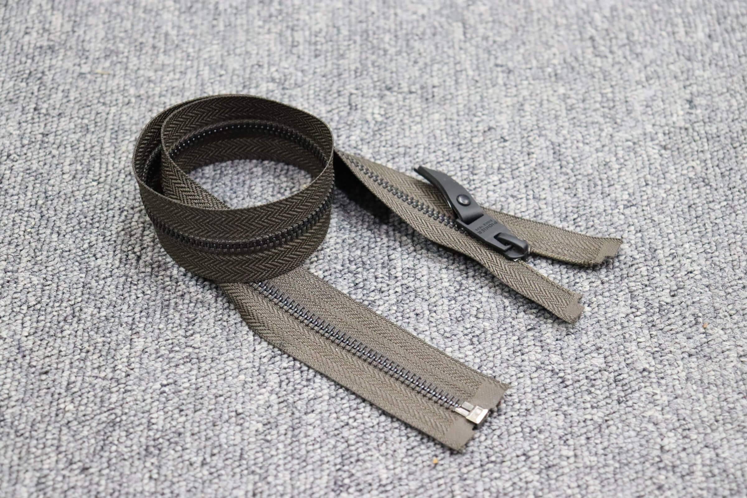 4UZIP #5 Metal Open-End Zipper