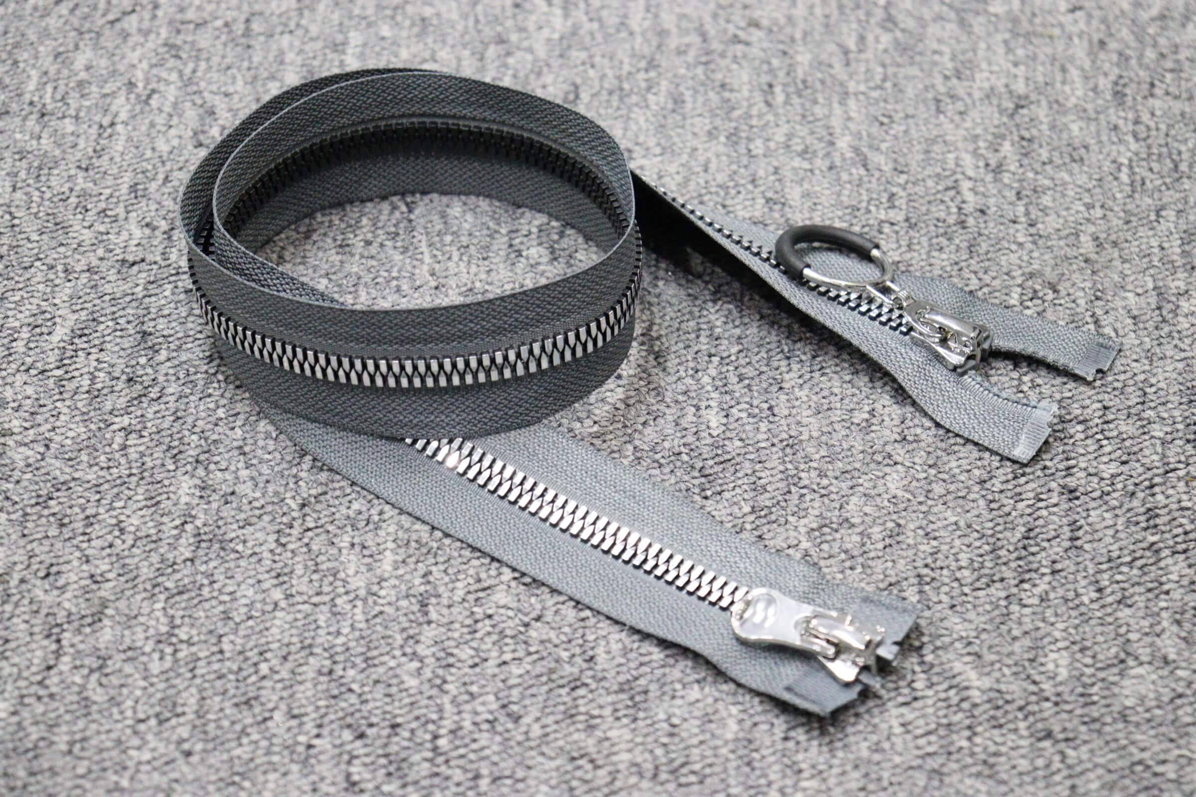 4UZIP #8 Metal Two-Way Separating Zipper